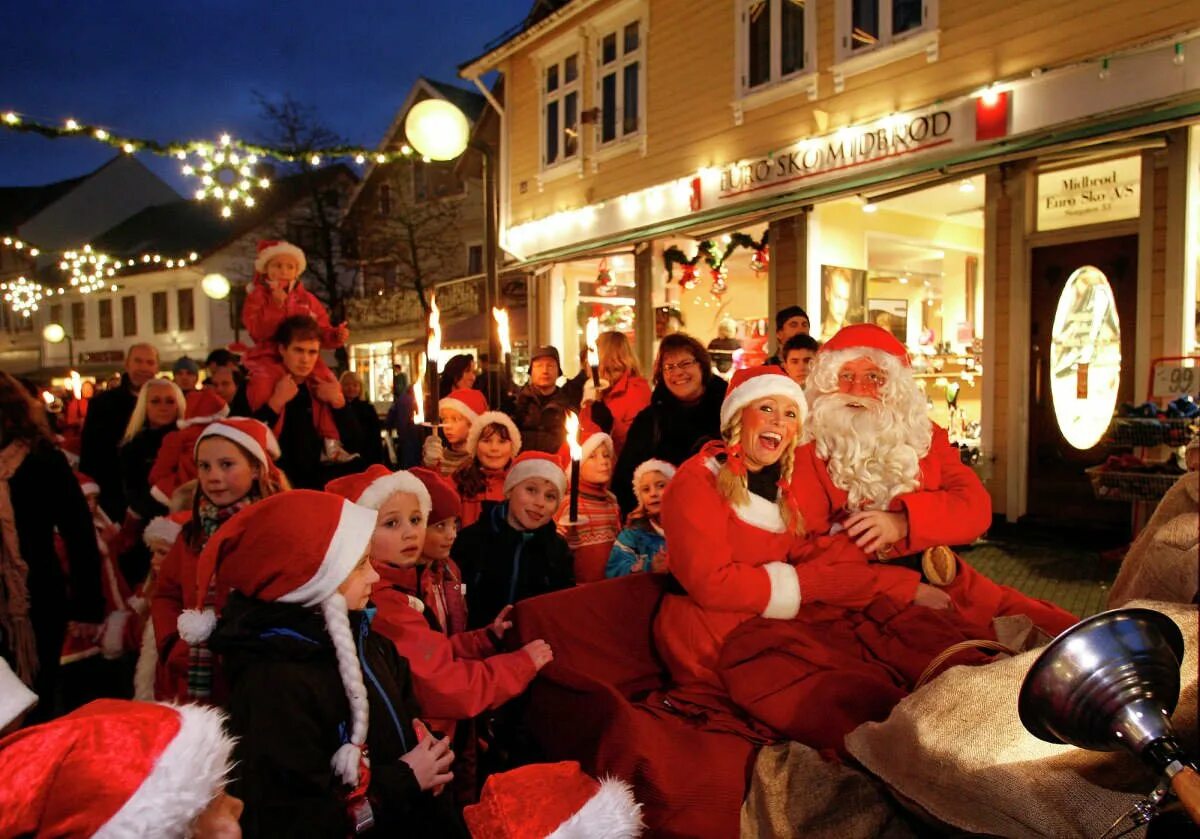 Когда празднуют рождество в украине. Рождественская ярмарка в Осло. Рождественские ярмарки в Норвегии. Рождественские традиции в Германии. Традиционные праздники Рождество.