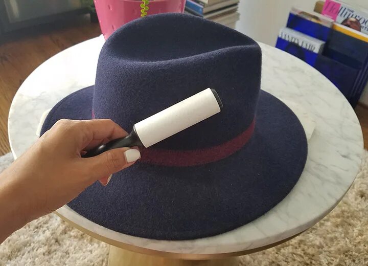 Как почистить фетров. Фетр. Шляпы, чистка. Способы чистки фетровой шляпы. Средства для чистки фетровой шляпы. Фетровая шляпа с лентой.