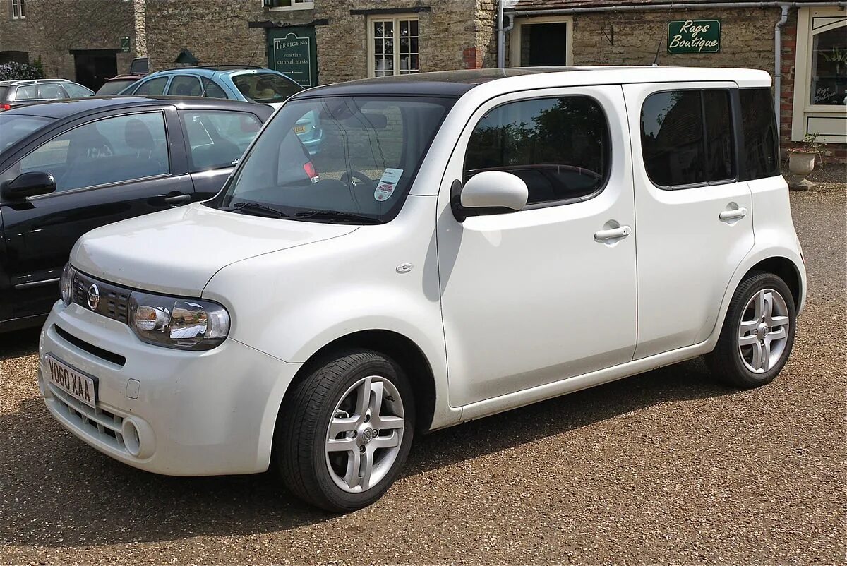 Nissan Cube. Nissan Cube субкомпактвэны. Nissan Cube 2009. Nissan Cube Nismo.