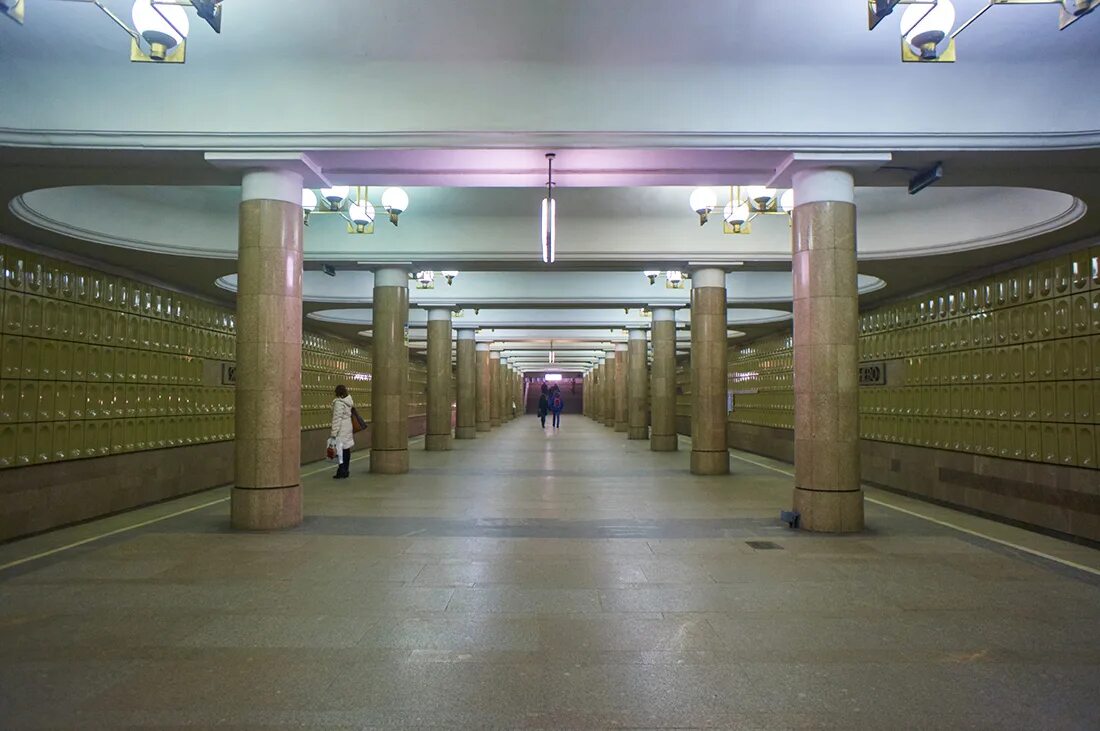 Станция метро Ясенево. Станция Ясенево Москва. Московское метро Калужско-Рижская линия. Калужско-Рижская линия Ясенево. Вокзал ясенево