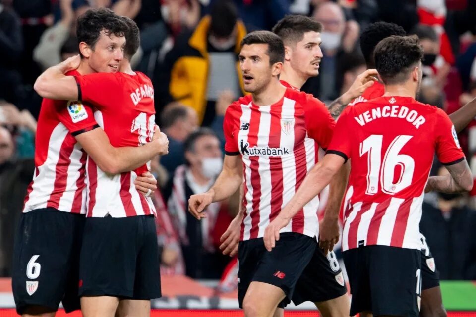 Леванте бильбао. Леванте эмблема. Athletic bilbao mikel vesga arruti. Athletic bilbao wallpaper. Атлетик бильбао.
