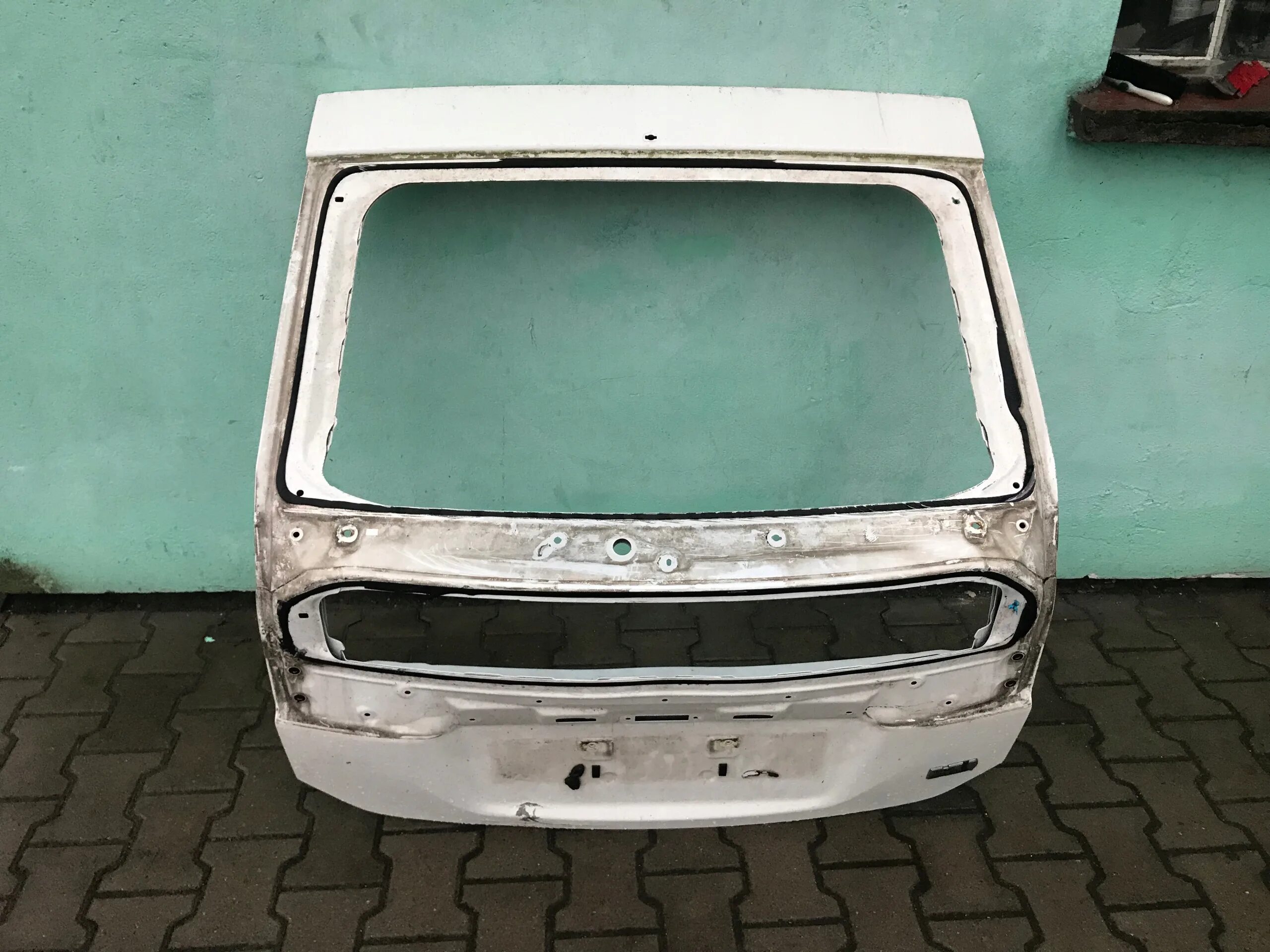 Крышка багажника приус 20. Крышка багажника на приус 30. Крышка багажника на приус 30. Крышка багажника приус 20. Тойота приус 2010 крышка багажника.