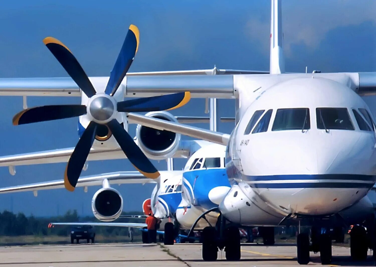 авиазавод харьков. завод антонов украина. авиазавод антонова на украине. хаз харьковский авиационный завод. харьков авиационный завод.