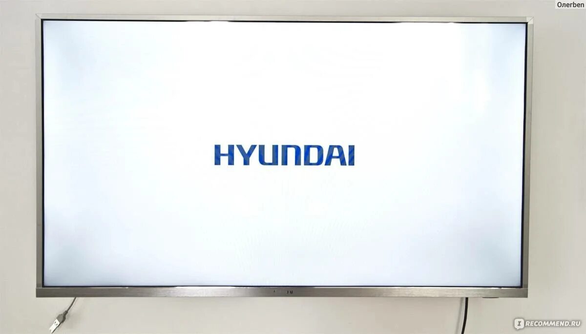 Телевизор салют 55. Телевизор Hyundai 43 led43f55004 смарт салют. Телевизор Hyundai h-led43fu7004 смарт ТВ. Led телевизор 43" Hyundai h-led43fs5004 Smart. ТВ Хендай 43 дюйма.
