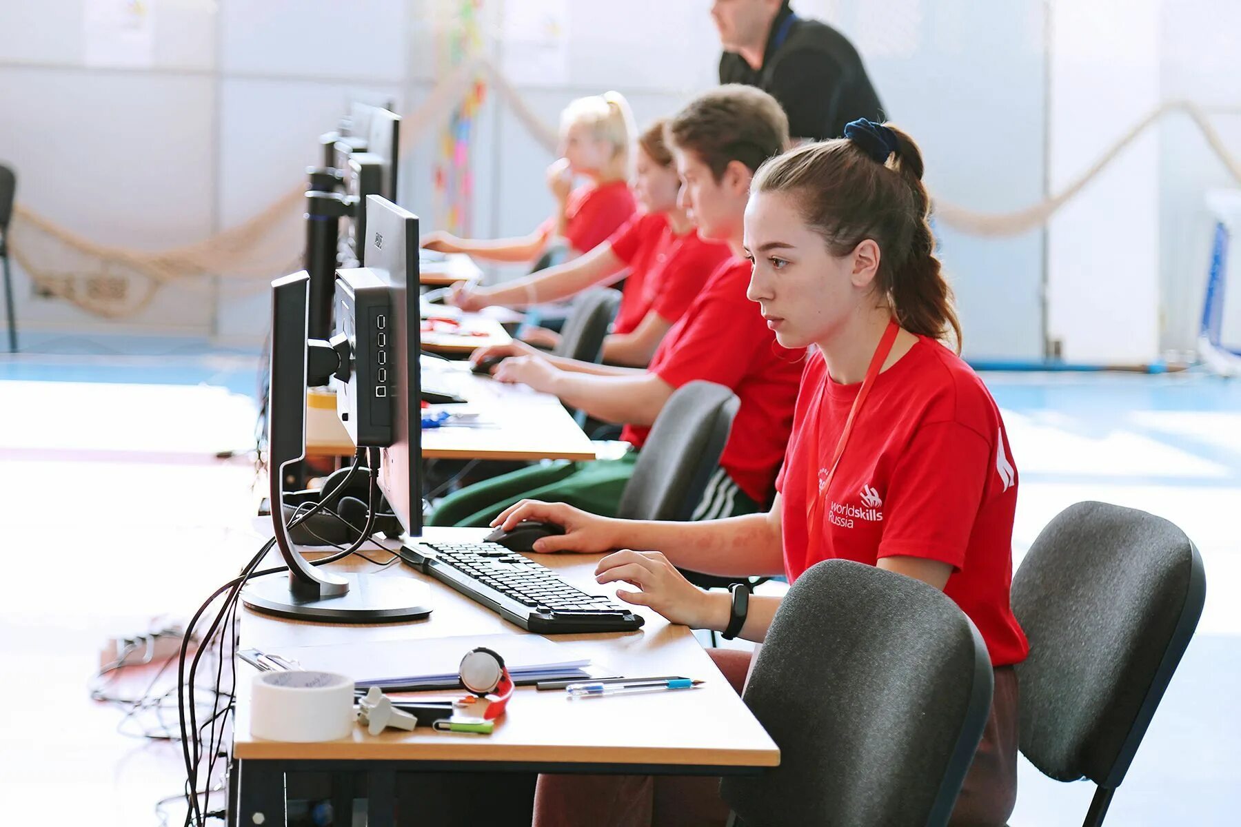 Организатор на компьютер. Участники WORLDSKILLS. Чемпионат WORLDSKILLS 2022. Ворлдскиллс физическая культура спорт и фитнес. WORLDSKILLS конкурсант.