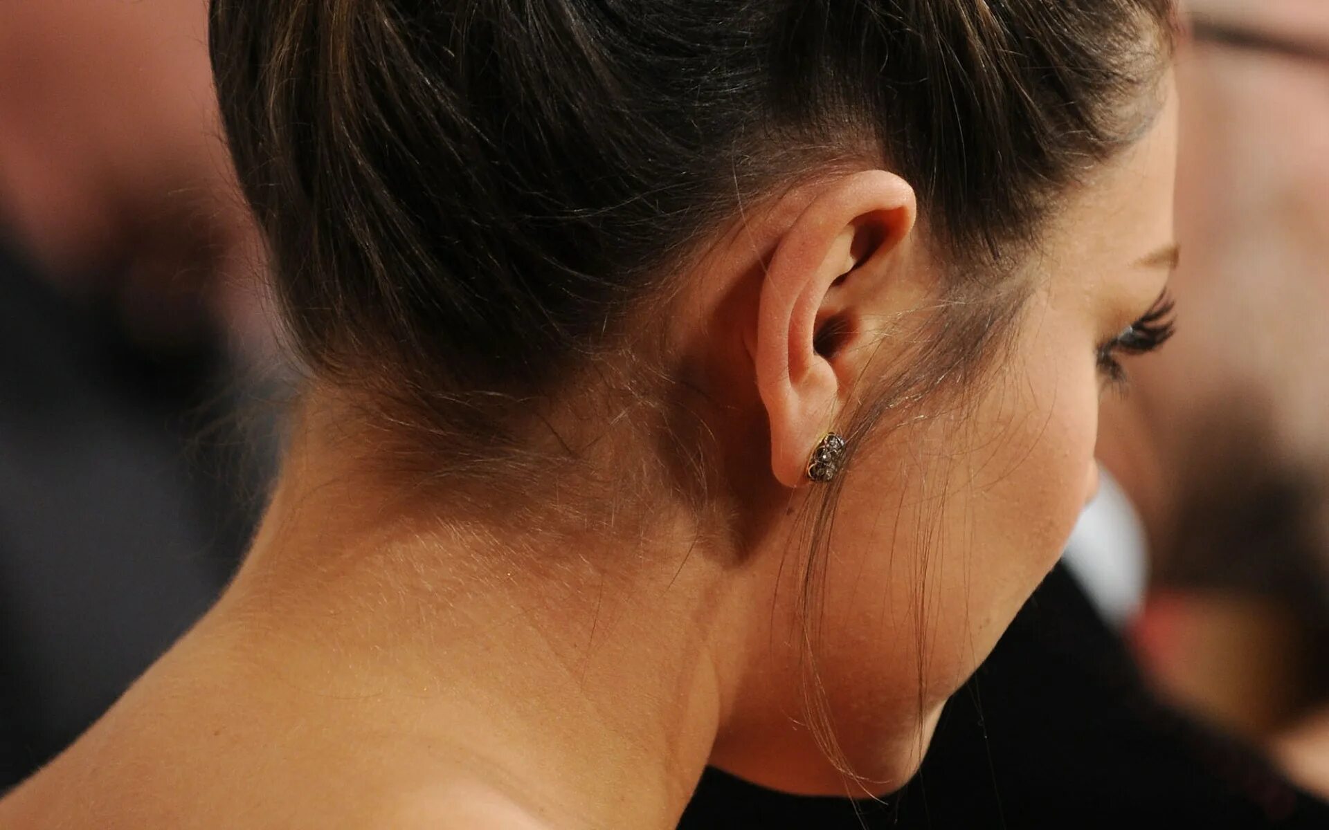 Мужская шея. Ключица. Чокер на шею. Второй подбородок у женщин. Люди со вторым подбородком.