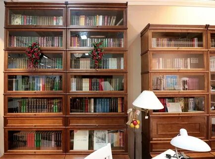 Книжный шкаф в управление