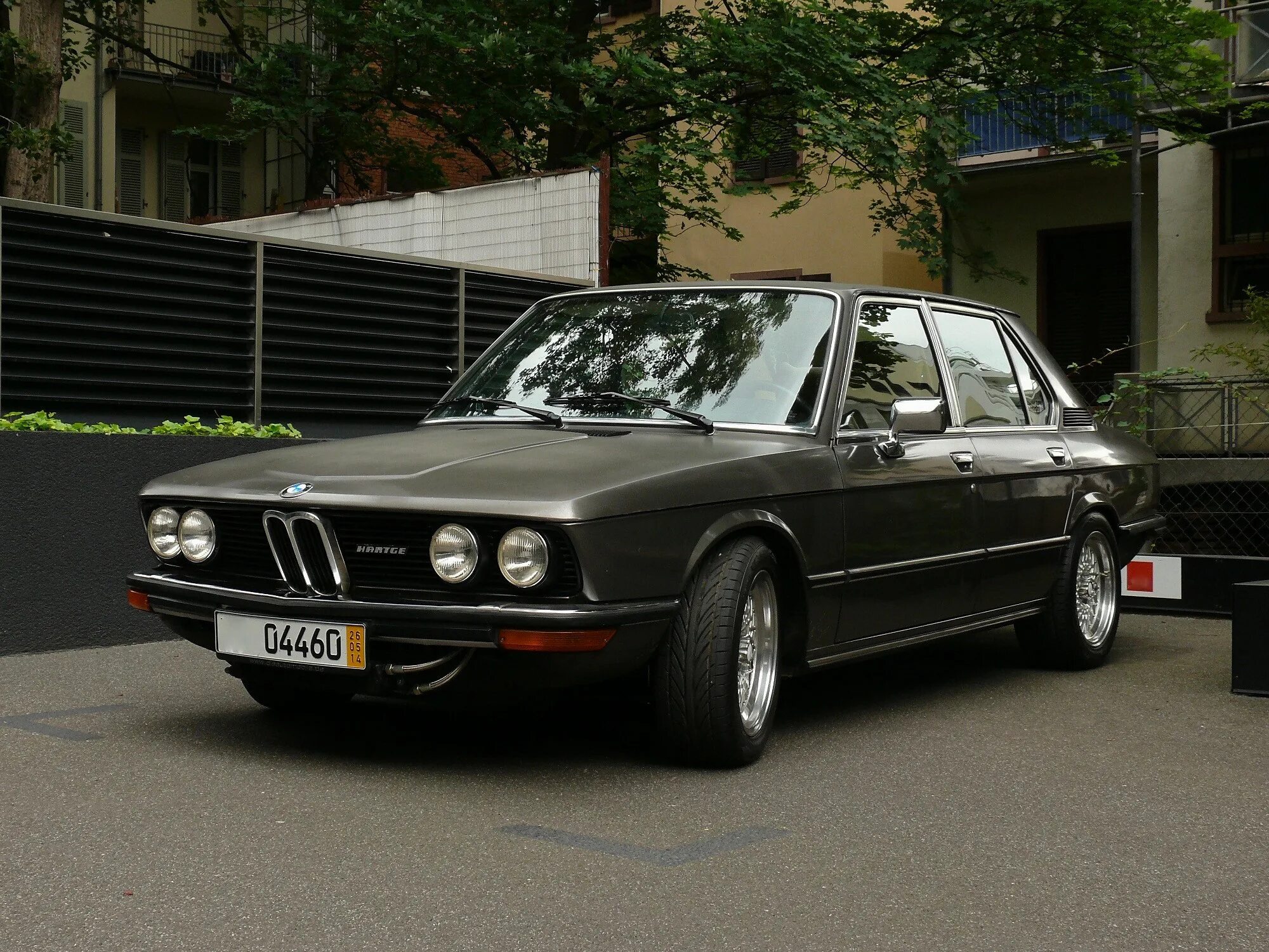 Авто 76. BMW e28 Hartge. BMW 528 e28. BMW 528 e12. БМВ 528 Старая.