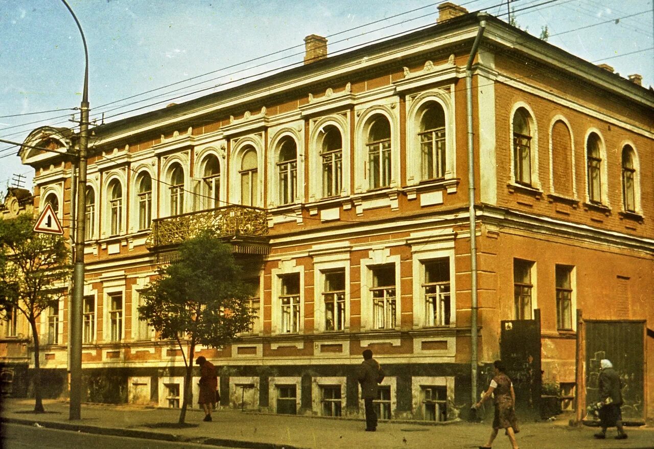 Саратовская дом. Дом Агафонова. Старинные здания Саратова. Саратов купец в.Агафонов. Саратов улица Советская дом.