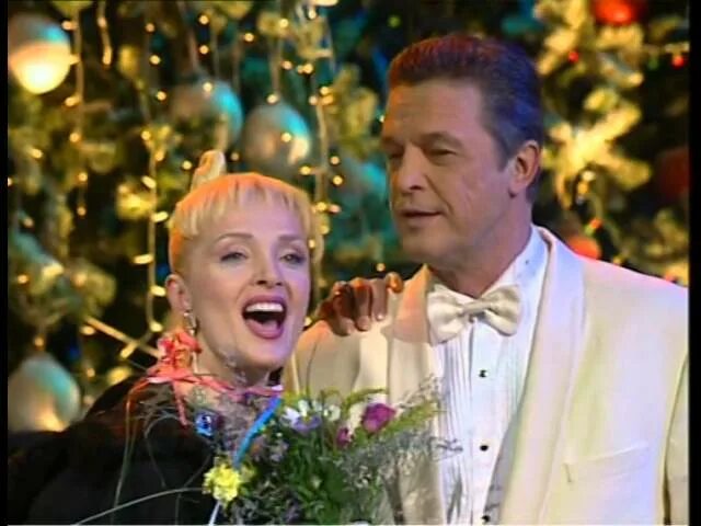 Виктор могилатов фото. Листья жёлтые над городом кружатся лайма. Листья желтые над городом вайкуле. Лайма вайкуле листья желтые. Листья жёлтые над городом первые исполнители.