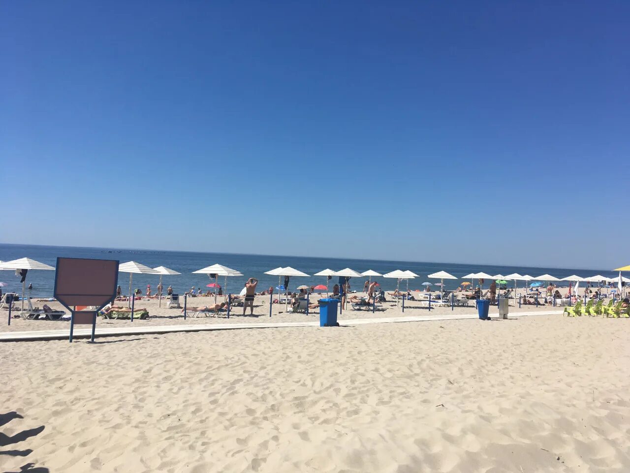 посёлок янтарный калининградская пляж. зеленоградск куршская коса. пляж янтарный калининградская область. пляж янтарный калининградская область. пляж янтарный калининградская область.