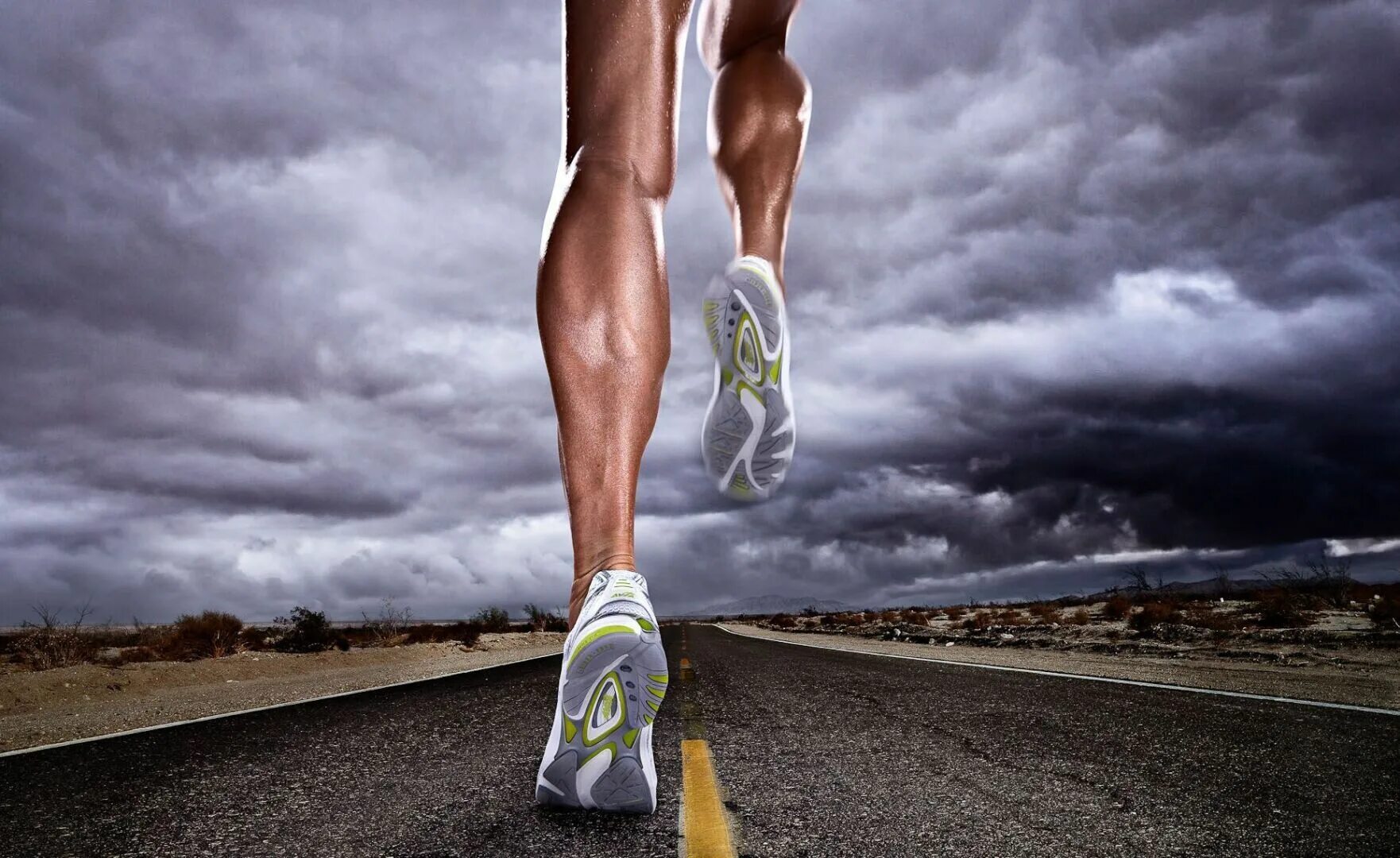 Мотивация стать лучшим. Бег ноги. Ноги бегуна. Спорт бег ноги. Бегущие ноги спортсмена.