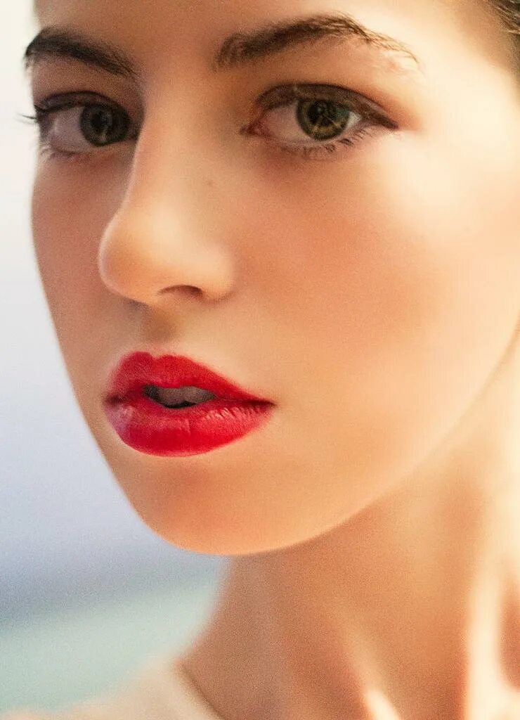 Что такое каял для глаз в макияже. Девушка с темными кругами под глазами. Снятие макияжа. Круги под глазами. Правильное нанесение румян.