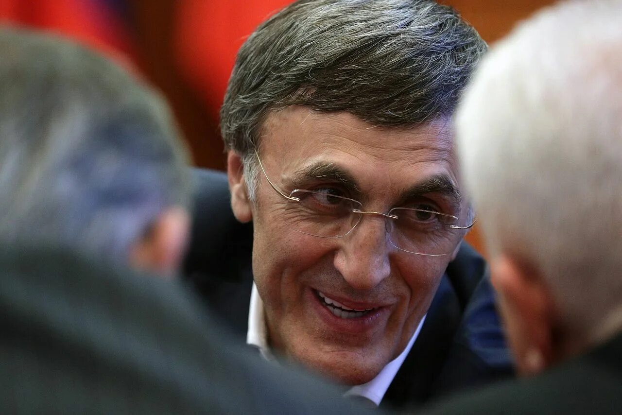 Магомед гаджиев фикса. Магомед гаджиев фикса. Гаджиев магомед депутат госдумы. Где магомед гаджиев. Гаджиев магомед тажудинович.
