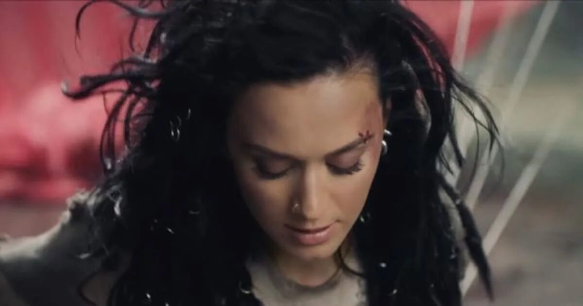 Rise gif. Katy perry rise. Кэти перри край эбаут ит лейтер перевод. Katy perry rise клип. Katy perry rise.