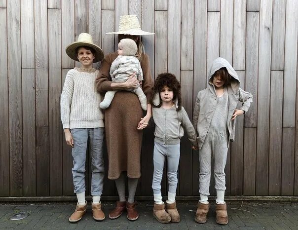 Country children. Дети страны хюгге. Фотосессия с детьми. Хюгге. Инстаграмм мать 4 детей. Еврейская мама четверых детей в Инстаграм.