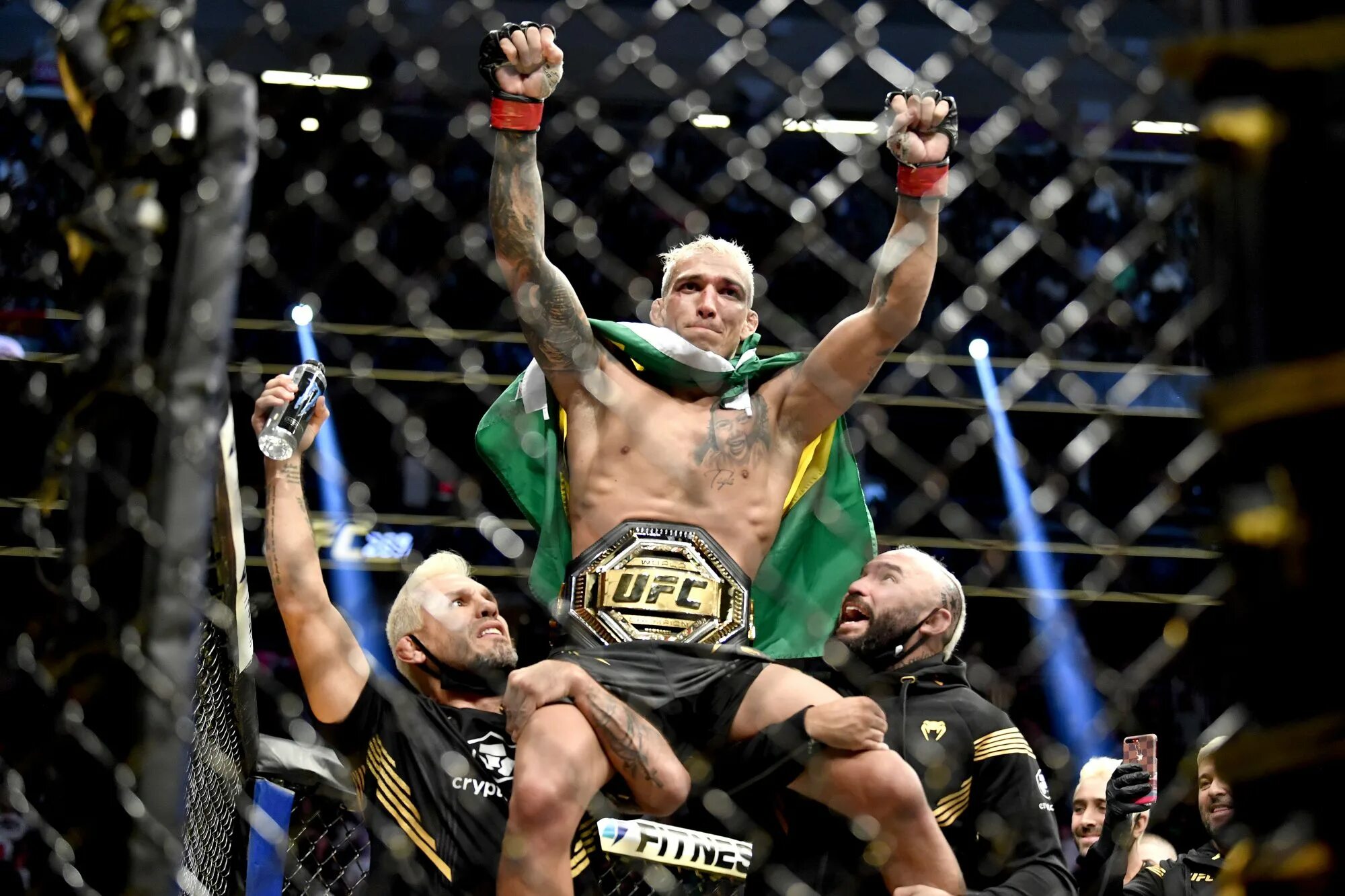 Ufc 300 участники. Порье оливейра. чарльз оливейра юфс. дастин порье чемпион юфс. оливейра чемпион ufc.