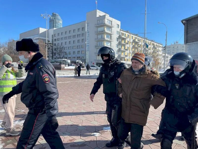 Полиция Украины. Протесты в Екатеринбурге полиция. Митинг. Полицейский России. Срочно свежие новости украины