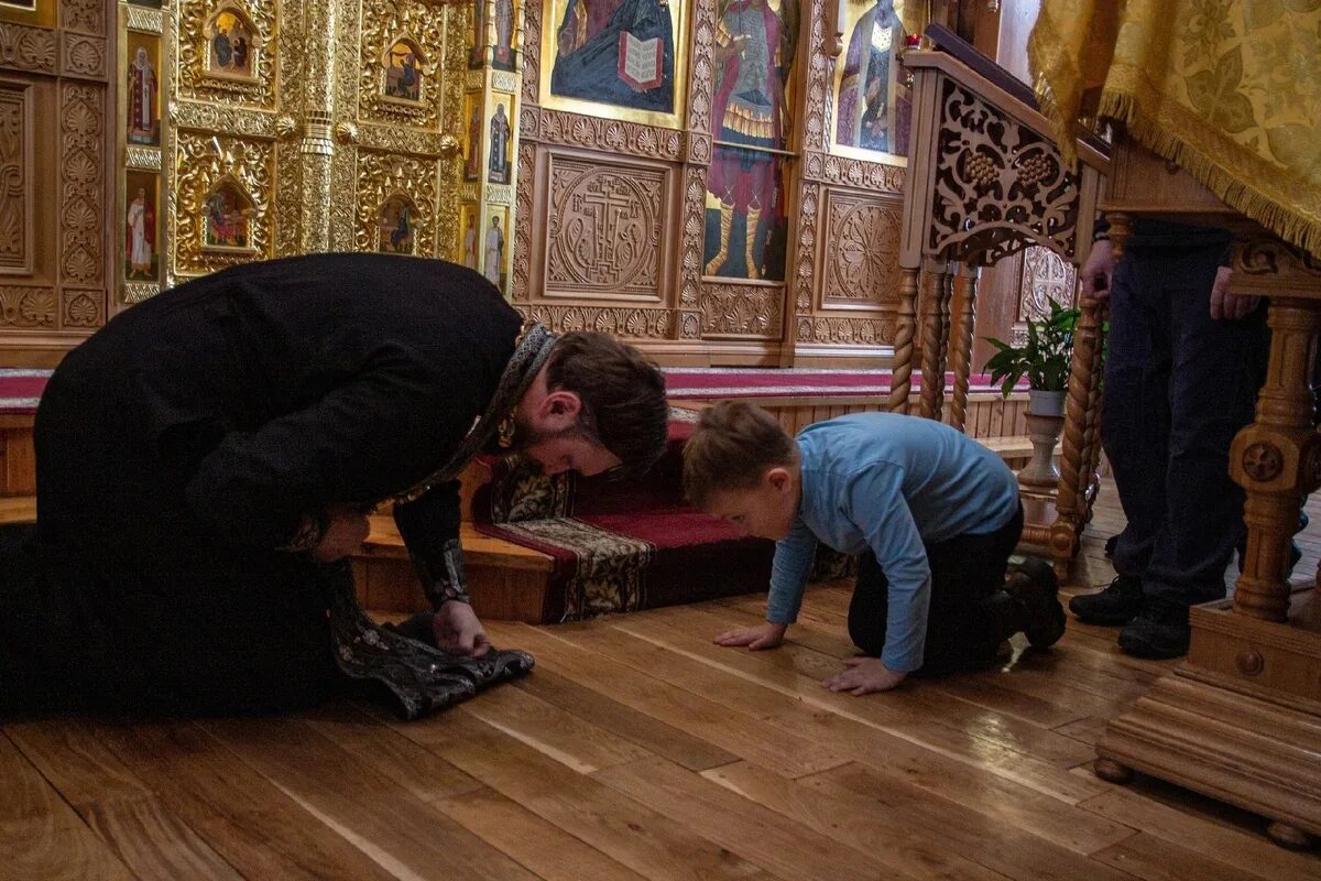 Чин прощения. Православные фото. Православные просят прощения. Прощеное воскресенье. Какого месяца прощеное воскресенье в 2024 году