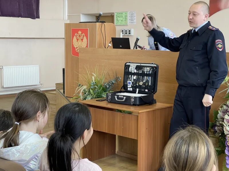 Омвд истра. Сотрудники ОВД на службе. Органы ОВД. Шифровальная служба в ОВД. Истра полиция.