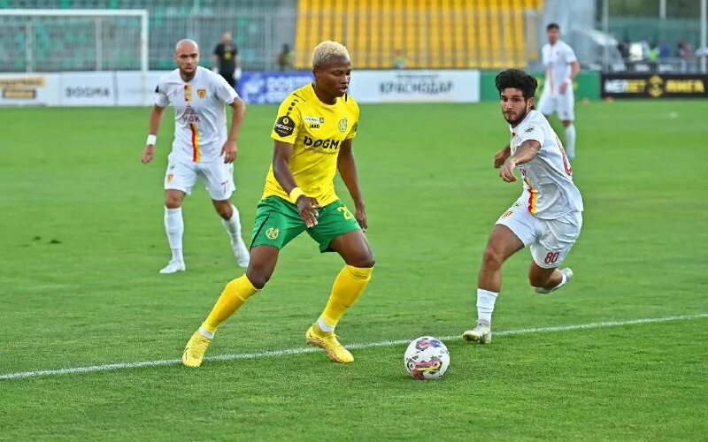 Последние игры кубань футбол. Цвета фк кубань. Кубань 0. Кубань 0. Ф/к кубань краснодар нападающий хасан мамтов.