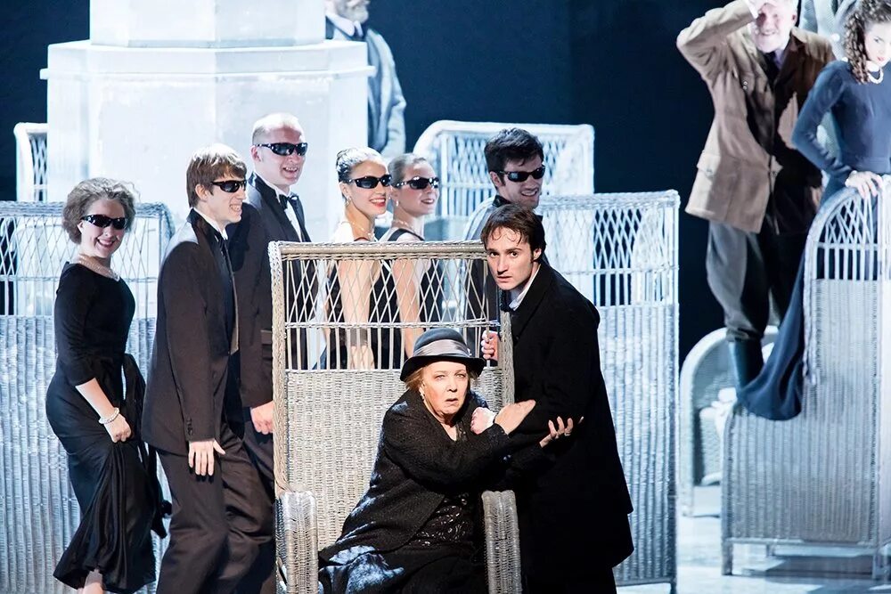 Литургия зеро спектакль. Литургия zero александринский театр. Спектакль «дети солнца» в александринском театре. Литургия зеро александринский. Александринский театр зеро.