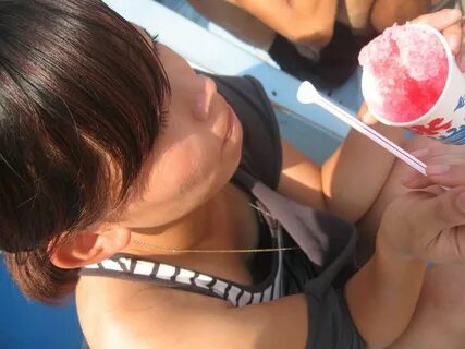 浮 き ブ ラ)貧 乳 過 ぎ て 浮 き ブ ラ.乳 首 ま で 見 え ち ゃ う 胸 チ ラ が 完 全