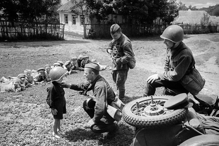 Фото детей во время войны. Дети войны на фронте 1941-1945. Не для детей. Дети военных лет.