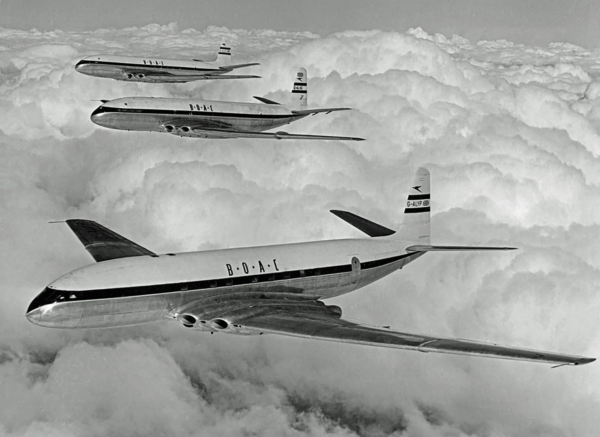 Первые реактивные пассажирские самолеты. Де Хевилленд DH.106 «Комета». De Havilland DH.106 Comet. DH 106 Комета. Де Хэвилленд Комета 106.