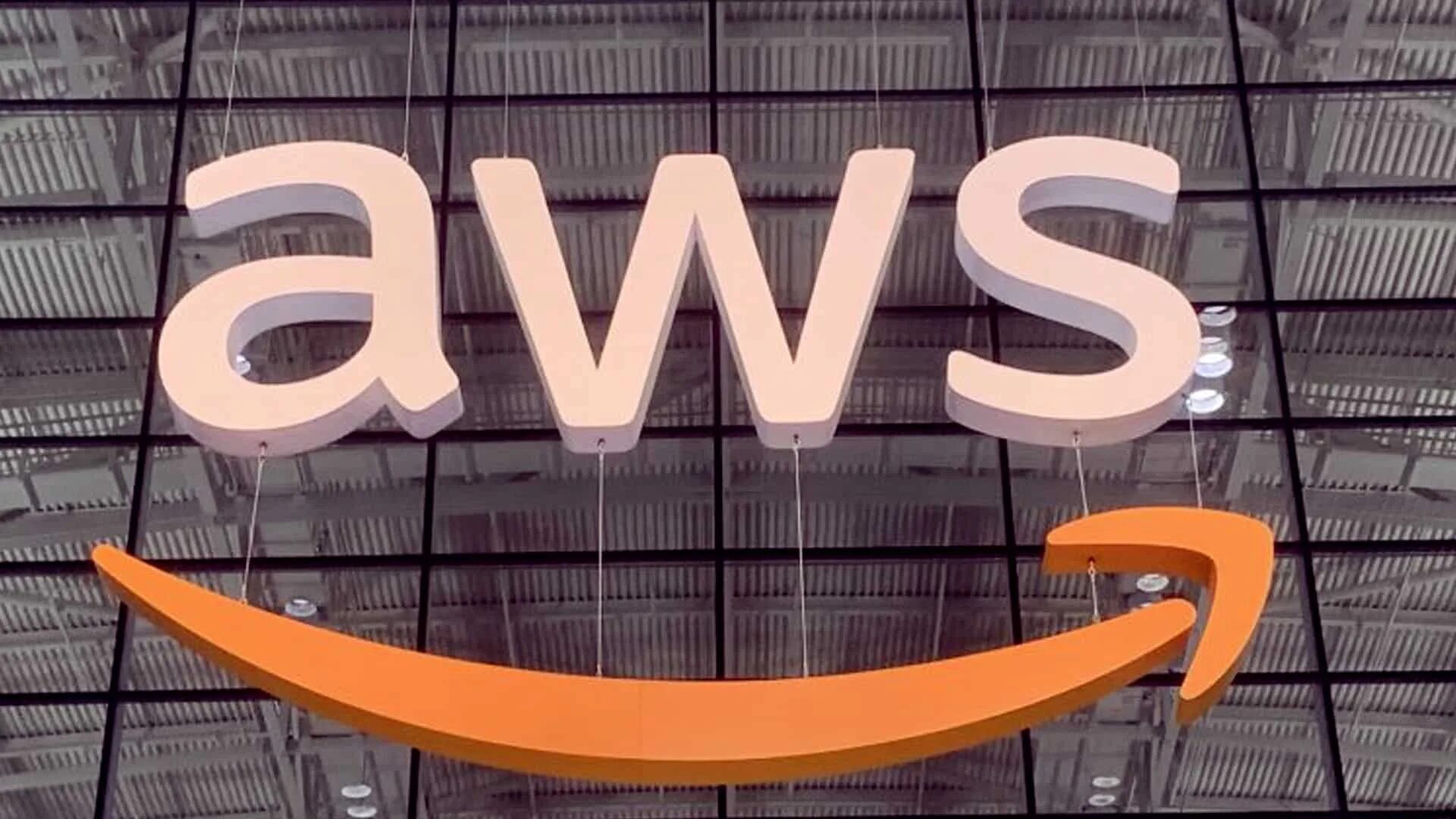 Amazon облачные сервисы. Amazon web services логотип. AWS Amazon. Amazon web services (AWS). Amazon AWS logo.