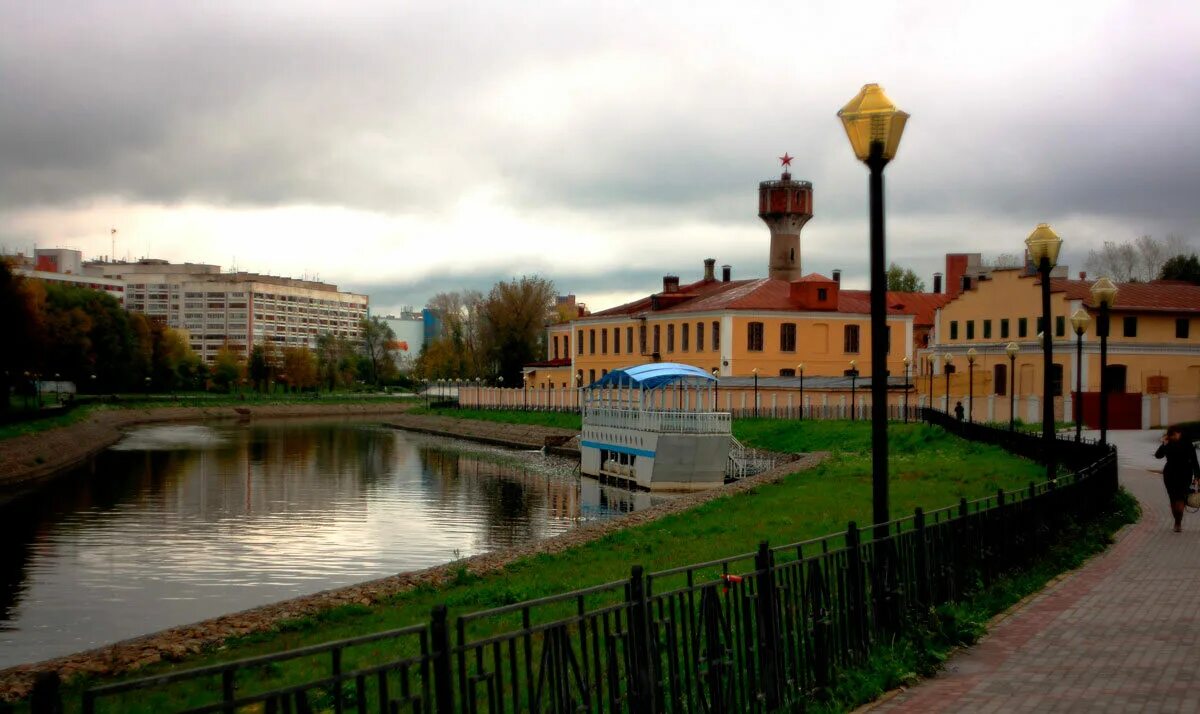 Иваново город. Городская набережная Иваново. Река в Иваново в центре. Иваново исторический центр.