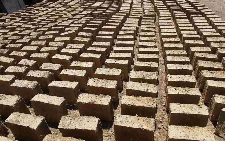 Топливный брикет руф хвойный. Глина для самана. Кирпич из глины и соломы 5. Кирпич из глины и соломы 5. Кирпич сырец древний египет.