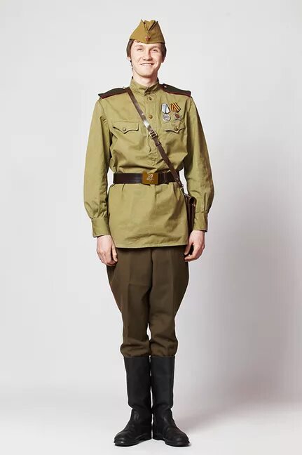 Снаряжение ркка 1941-1945. Военная форма солдата советской армии. Униформа советского солдата 1941-1945. Летняя форма ркка 1941. Форма солдата ркка 1941 года.