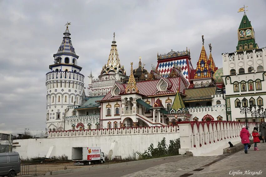 большой кремлёвский дворец в москве вид сверху. дворец в измайлово. кремль москва. успенский собор московского кремля сверху. соборная площадь московского кремля.