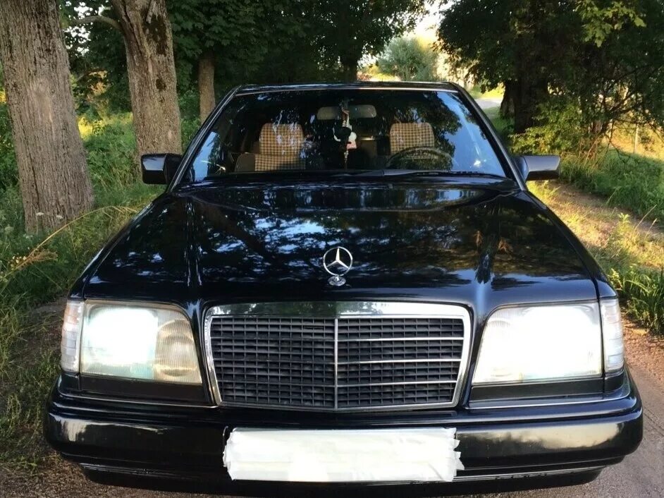 мерседес 124 калининград. Mercedes w124 coupe. мерседес 124 тонированный зимой. мерс 124 дизель. 124 купе amg.