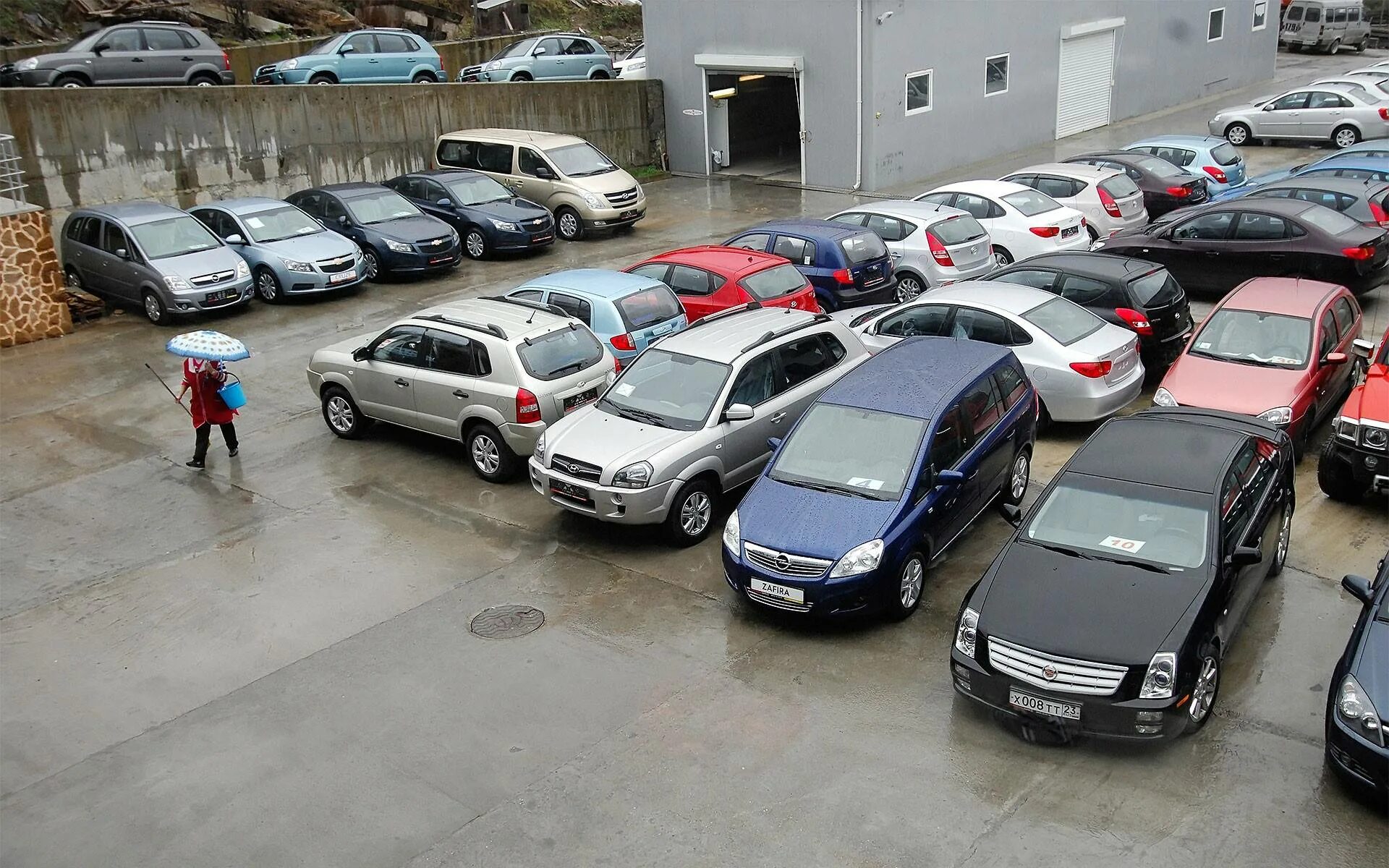 Распродажа автомобилей. Рынок автомобилей. Машины авторынок. Автомобили авторынок. Рынок легковых автомобилей.