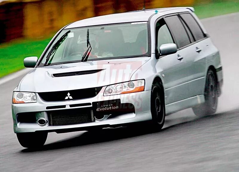 Лансер 9 Эволюшн универсал. Митсубиси Лансер Эволюшн вагон. Mitsubishi Lancer Evolution IX Wagon. Mitsubishi EVO 10 универсал. Lancer wagon