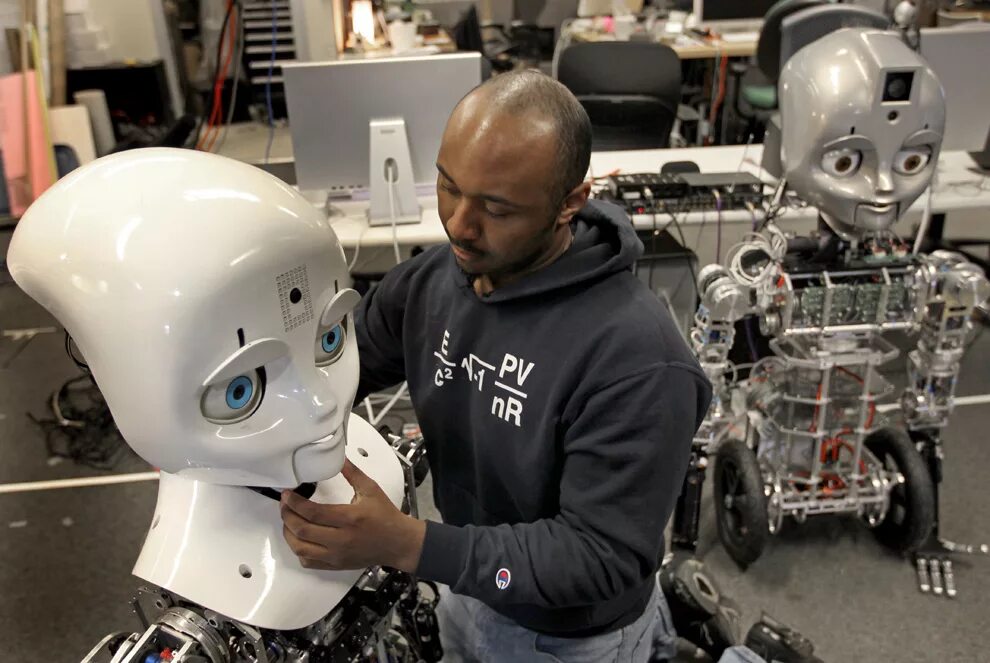 Роботов есть мозги. Современные роботы. Самые современные роботы. Робот настоящий. Необычные роботы.