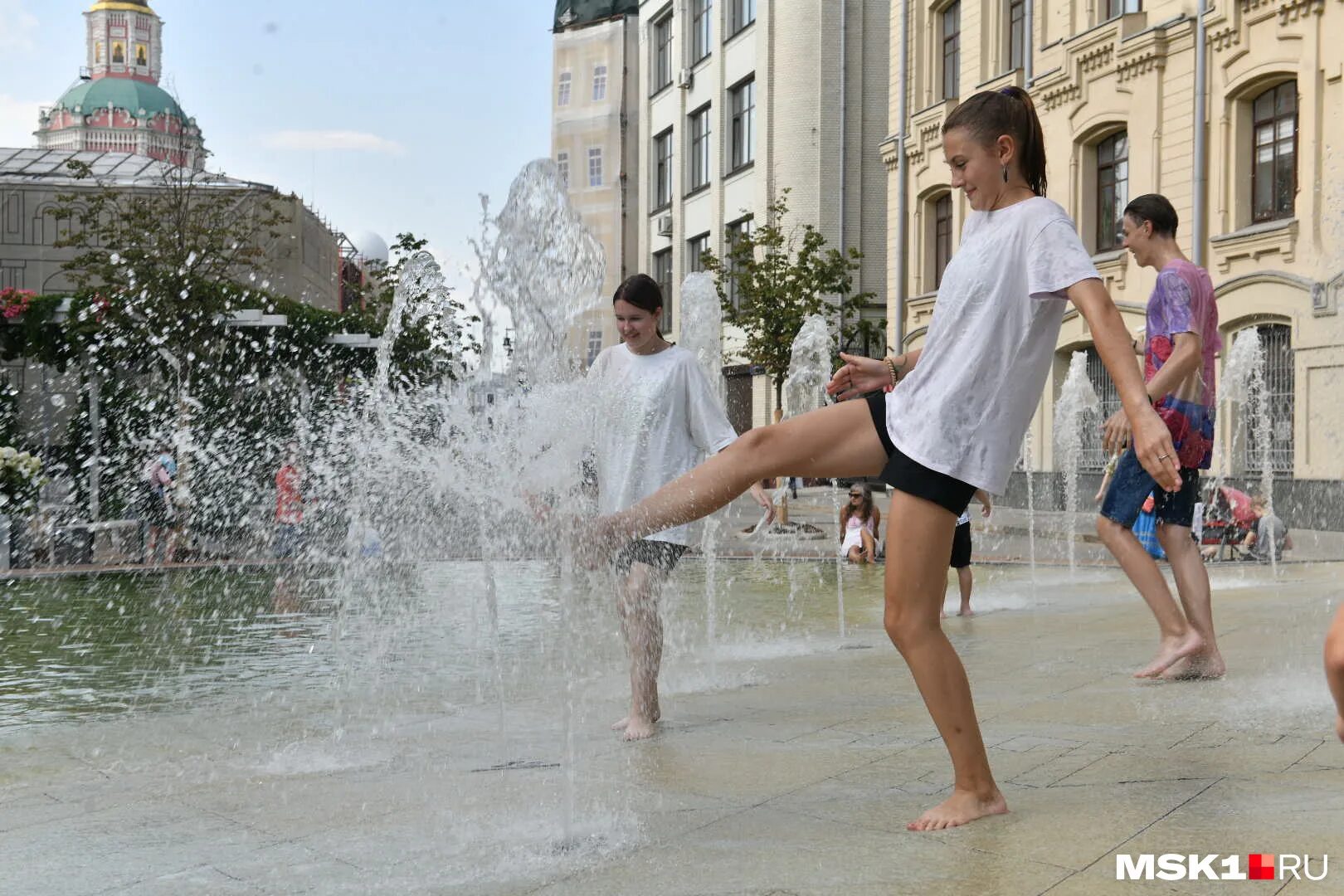 аномальный август 2022 в москве. аномальная жара в москве. москва 2022 город. знаменитости в москве. лето 2010 жара в москве.
