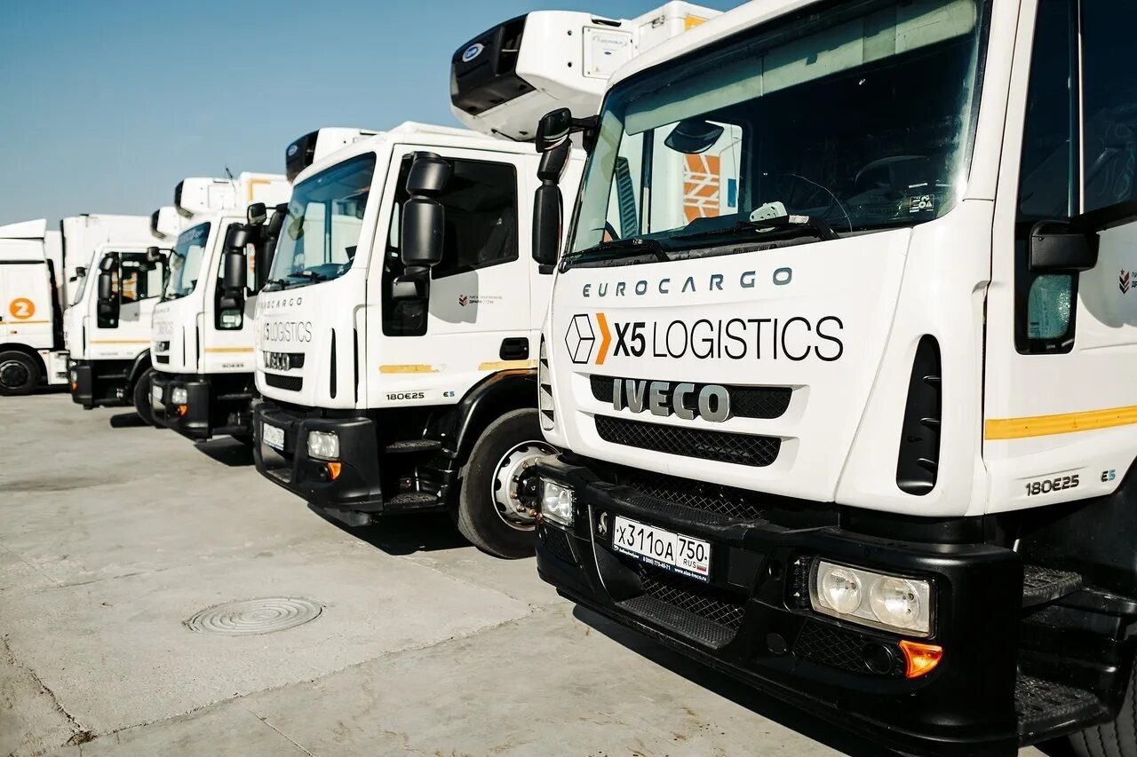 Iveco x5 Logistic. X5 Logistics автопарк. Автопарк машин x5 Retail Group. X5 Retail Group Грузовики.