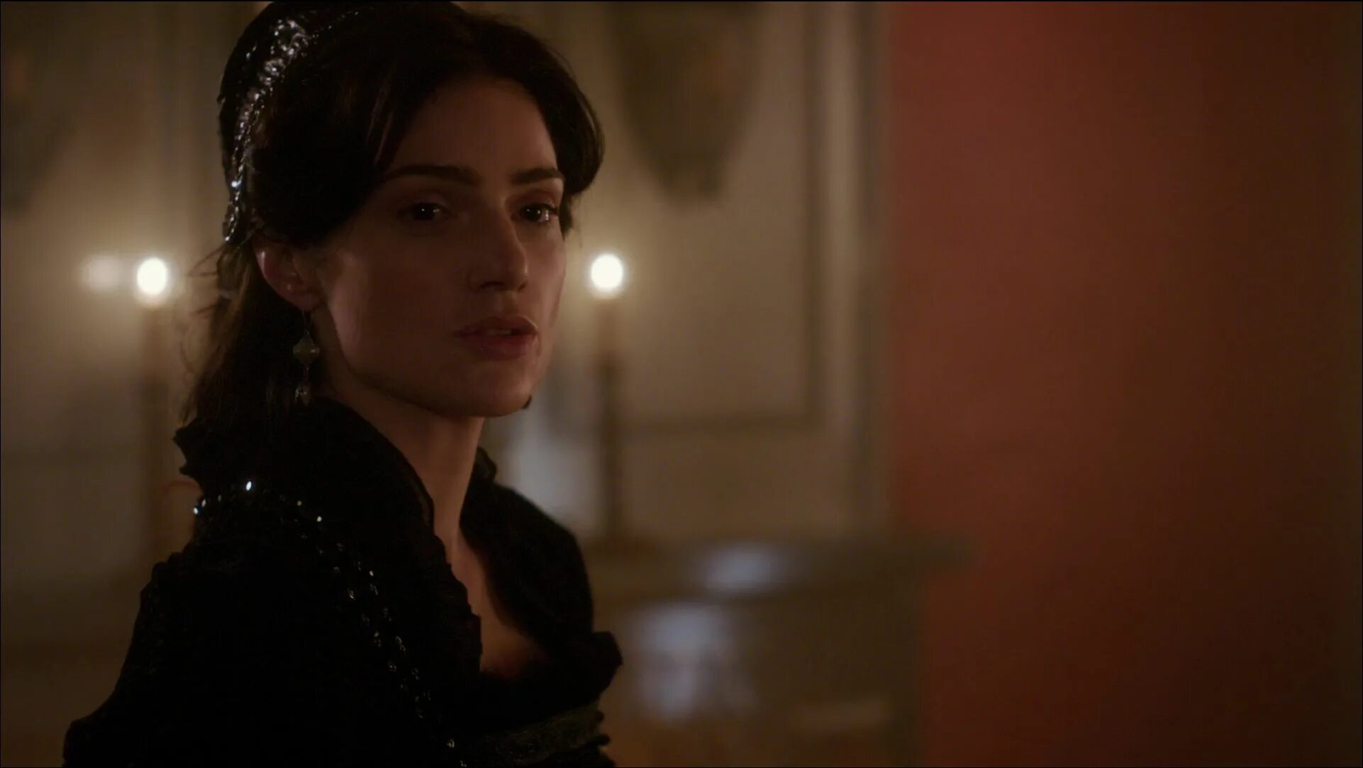 Ирацибета хелена бонем картер. Салем коусса. Салем город ведьм сериал. Луиз салем. Гусеница алиса в стране чудес.