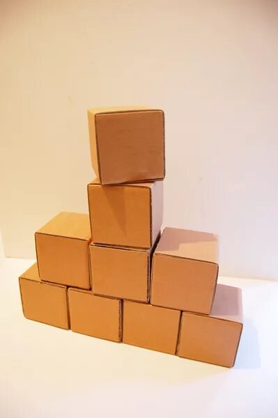 Картонные кубики. Кубик картонный большой. Кубик из картона. Картонные кубики для детей.