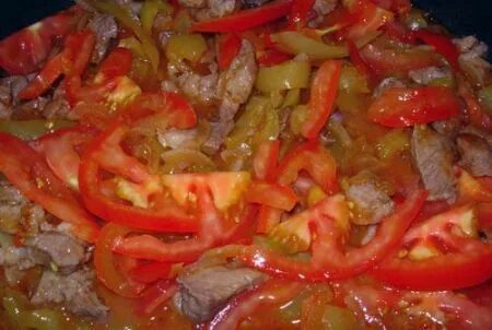 Болгарский перец с мясом в казане