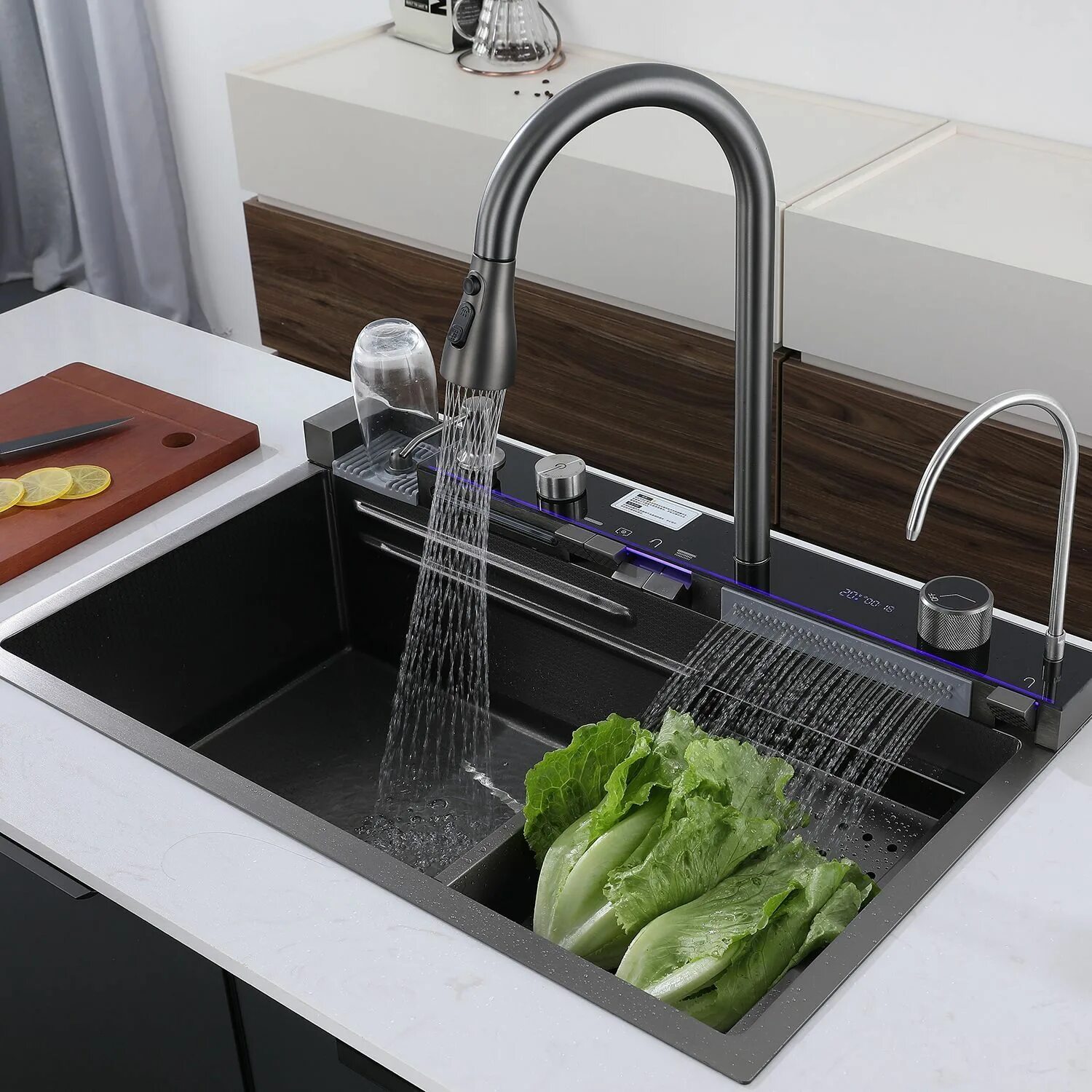 Кухонная мойка с водопадом. BOELON Luxury Kitchen Sink with Digital display and Waterfall Design. Многофункциональная кухонная мойка. Современные раковины для кухни многофункциональная. Мойка водопад купить