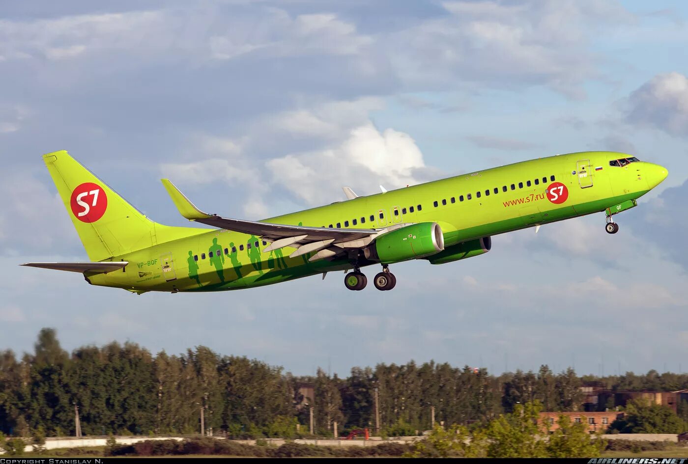 Авиакомпания сибирь s7 airlines. Боинг 737 s7. 737 800 С7. Боинг 737-800 s7. Боинг 737 800 s7 Airlines.