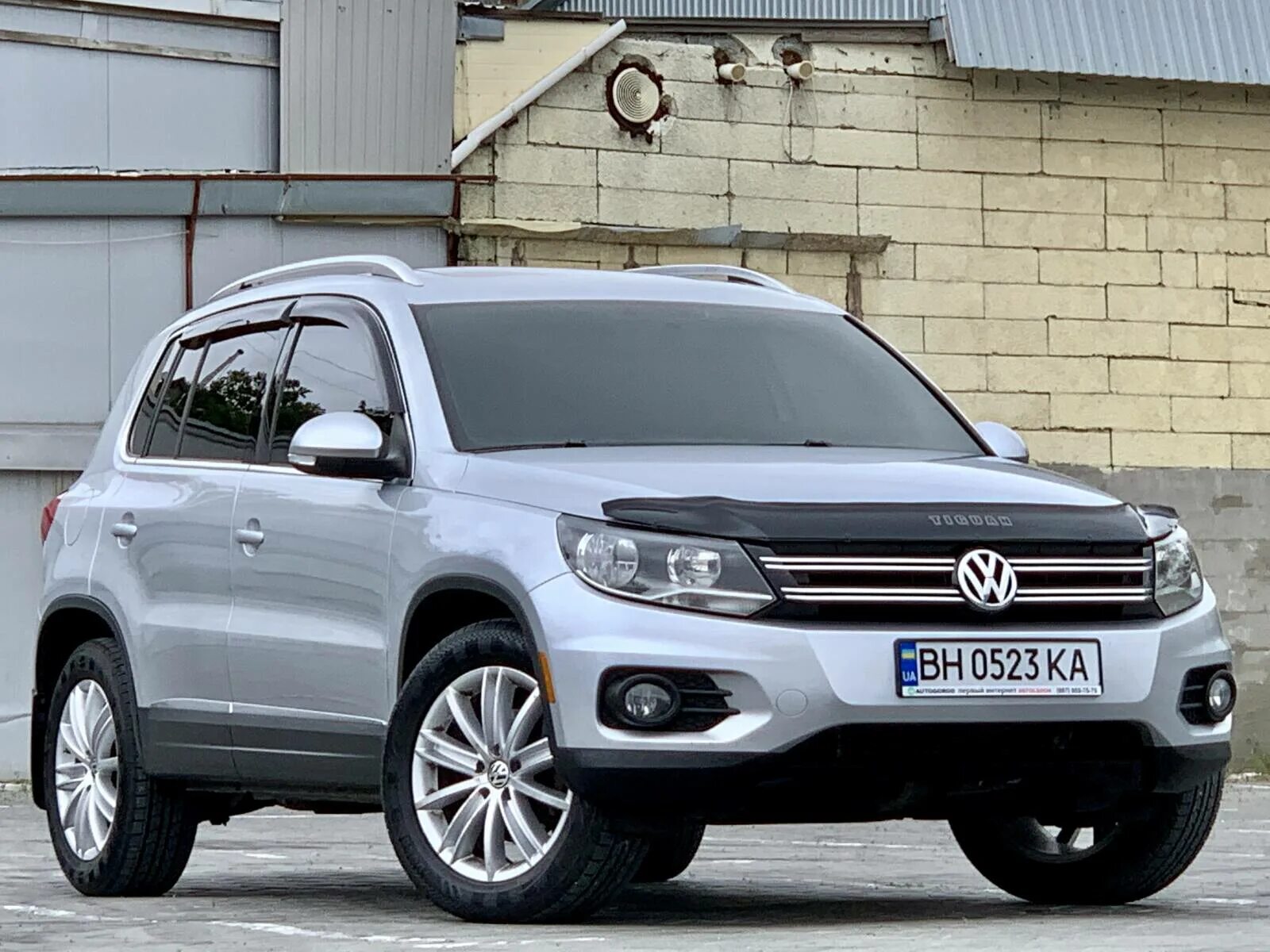 VW Tiguan 2012. Tiguan 1. Машина Фольксваген Тигуан 1. Фольксваген модель: Tiguan 2012.