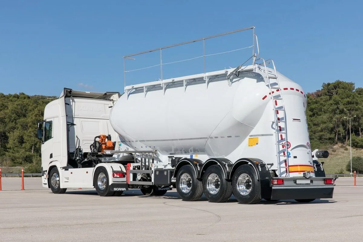 даф 105 цементовоз. полуприцеп цементовоз бецема. мордовцемент цементовозы. навал бочка цементовоз. цементовозы перевозки.