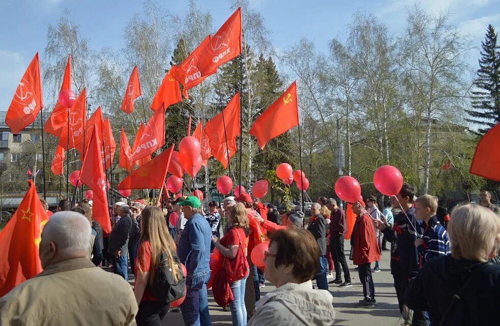 Демонстрация в Барнауле 2012 год. Митинг в честь дня Победы. Митинг начального Барнаул. Митинг в барнауле