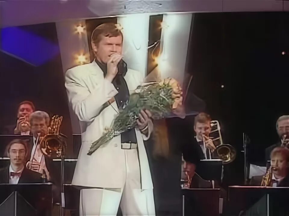 Помнишь девочка видео. Новиков помнишь девочка. александр новиков помнишь девушка. новиков александр роза. золотая рыба александр новиков.