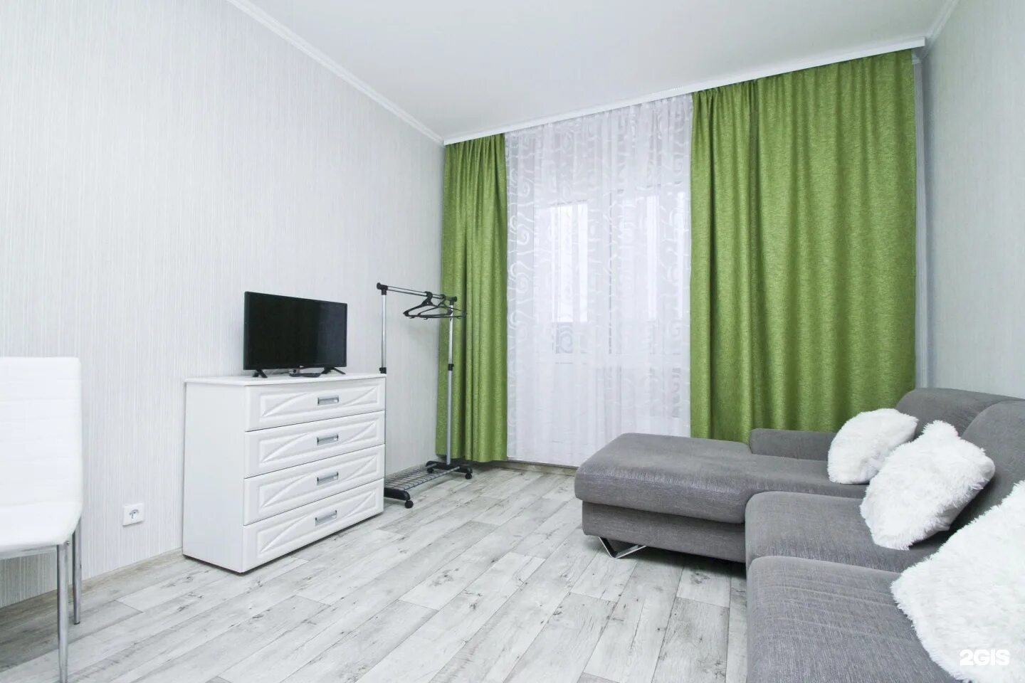 квартира студия в сургуте. м на крылова аура. снять квартиру студию сургут. квартиры университетская 23/1 сургут дизайн. недорогую мебель в квартиру.